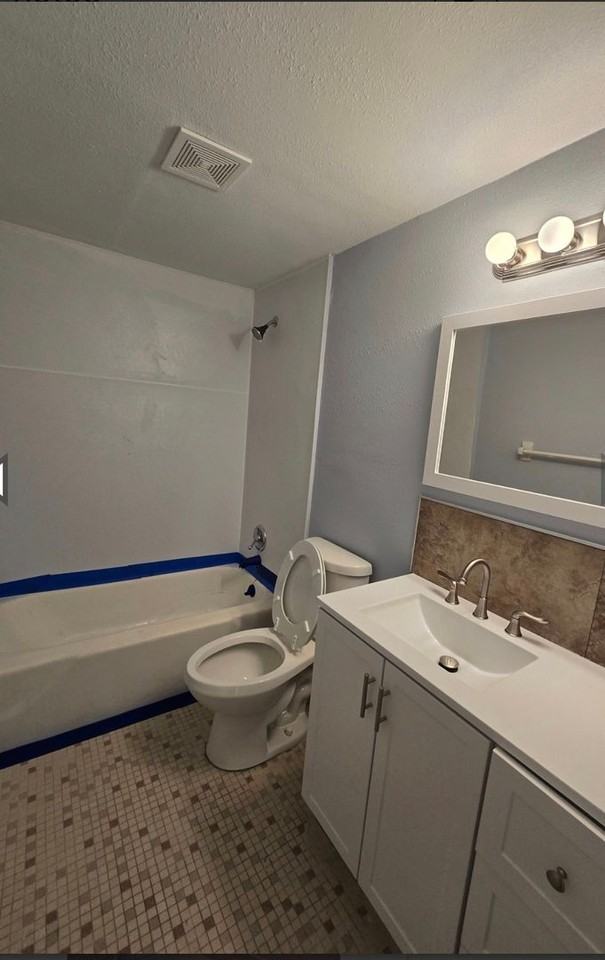 623 N Bay St #17 - Photo 6 of 6
