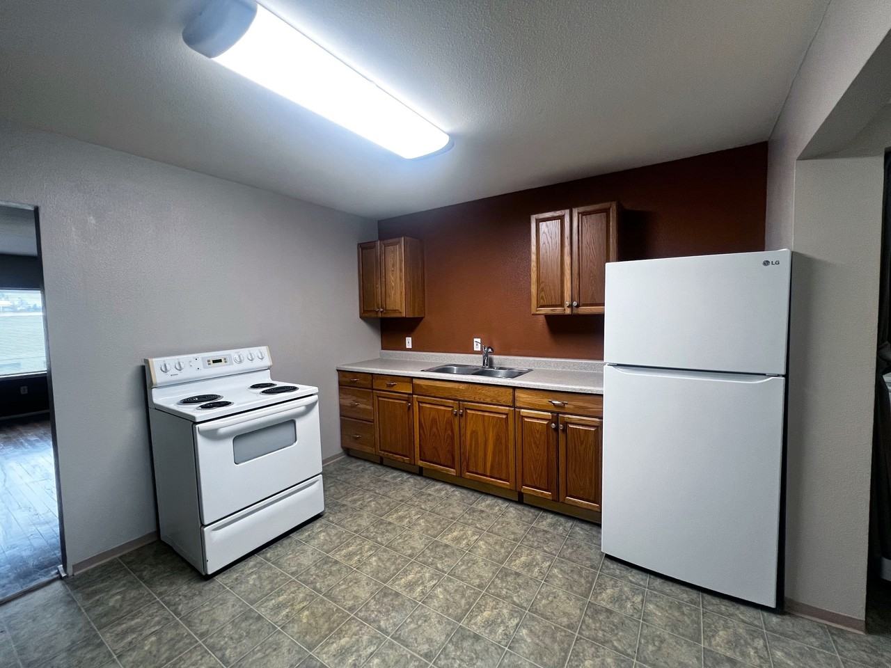 404 Pacific Ave S #A - Photo 3 of 24