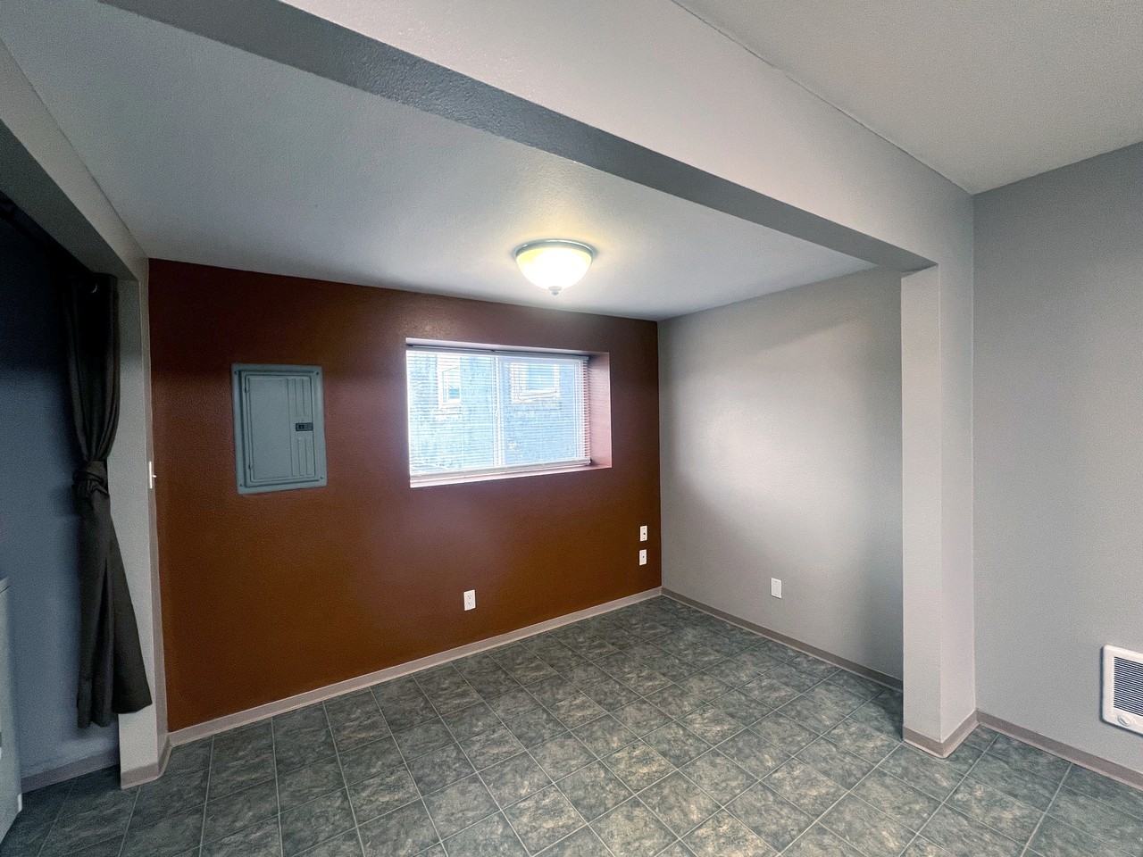 404 Pacific Ave S #A - Photo 5 of 24