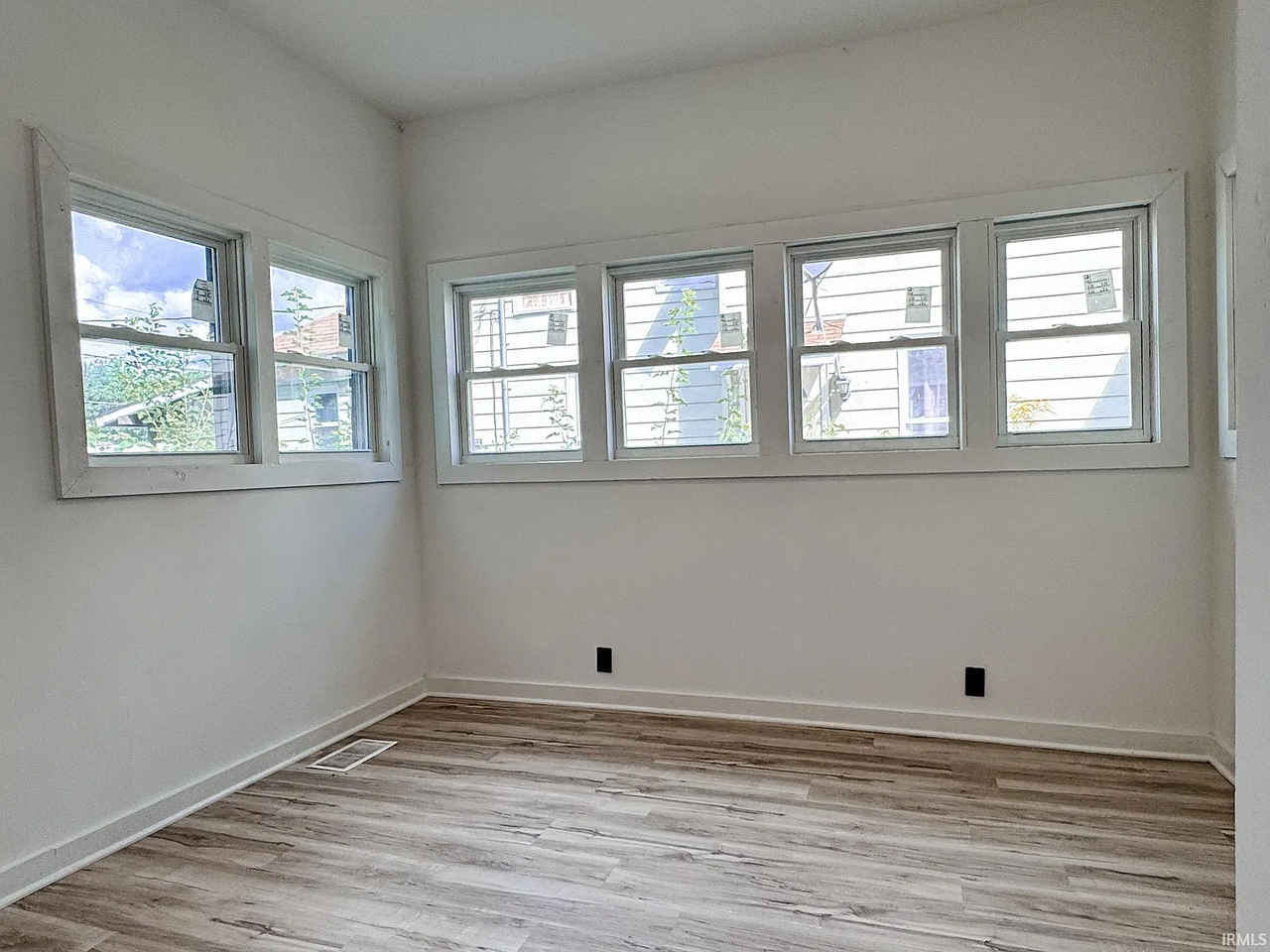 733 S Armstrong St #1 - Photo 6 of 21