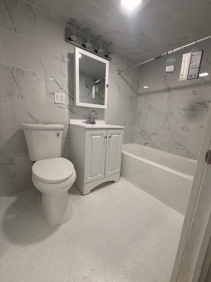 160 Ivy St #1 - Photo 5 of 8