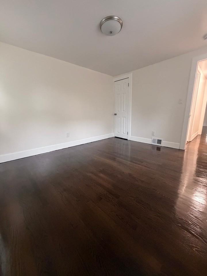 160 Ivy St #1 - Photo 6 of 8