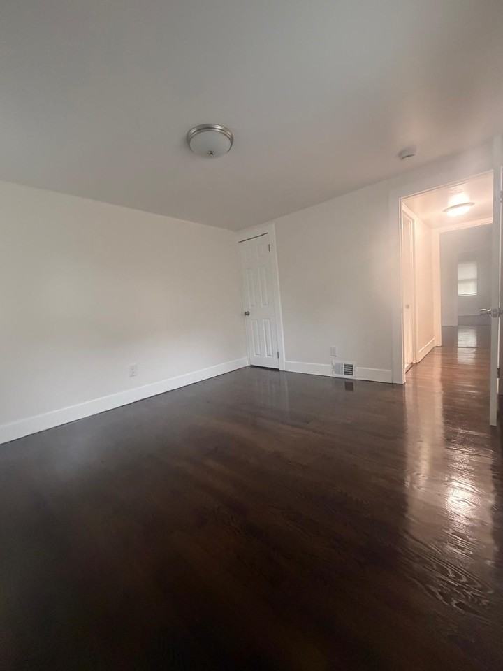 160 Ivy St #1 - Photo 7 of 8
