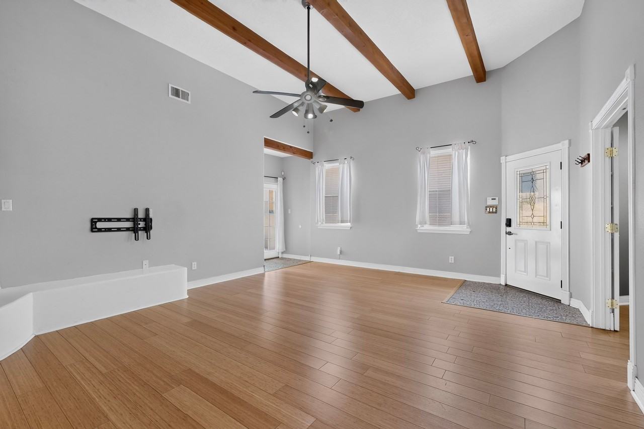 9715 Larnaca Rd Ne #1 - Photo 5 of 42