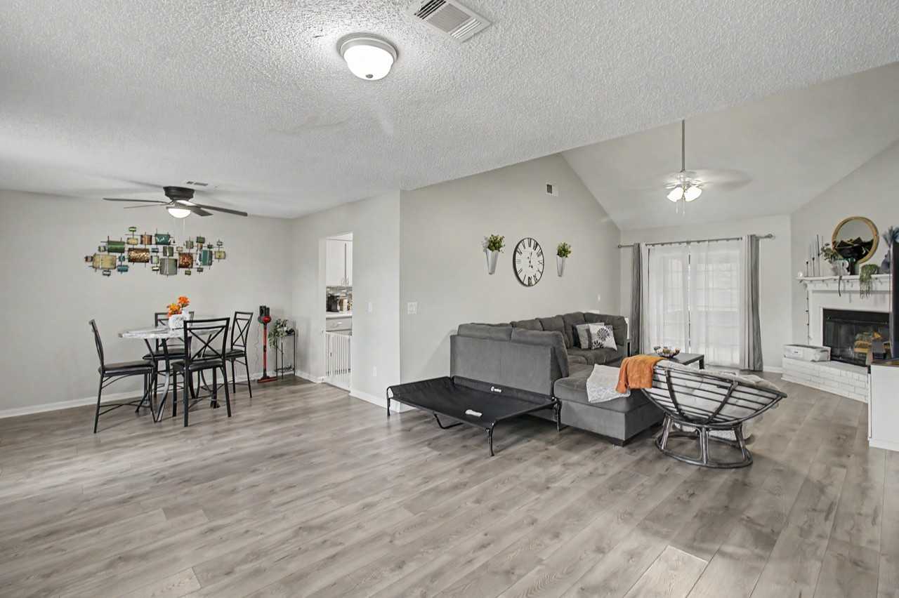 703 Woods Ct #1 - Photo 2 of 19