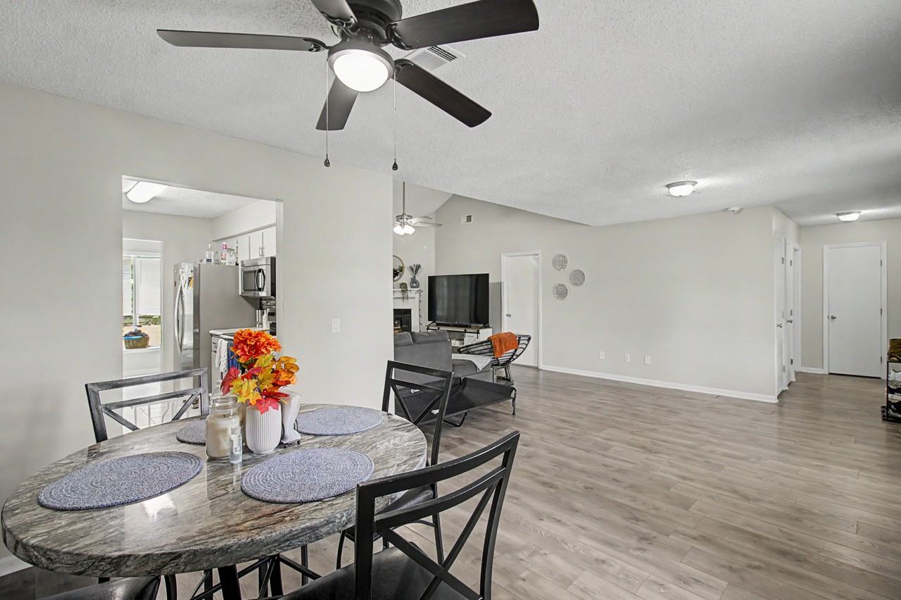 703 Woods Ct #1 - Photo 3 of 19