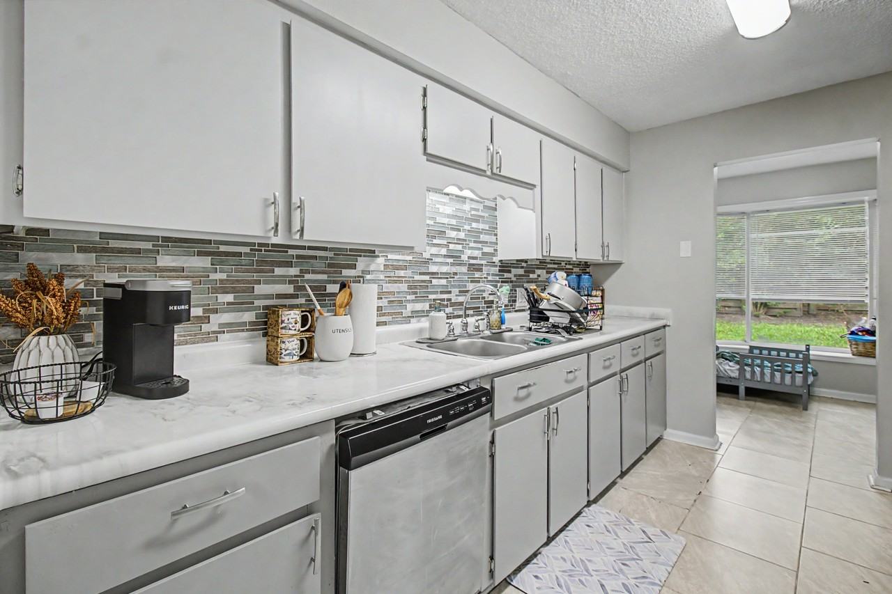 703 Woods Ct #1 - Photo 6 of 19