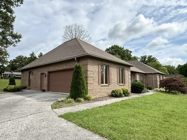 590 Wedgwood Dr #1 - Photo 5 of 45