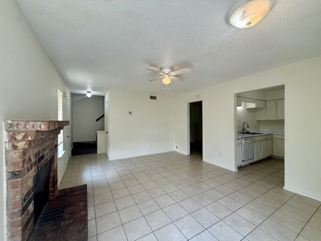 2057 W Walnut St #A - Photo 5 of 13