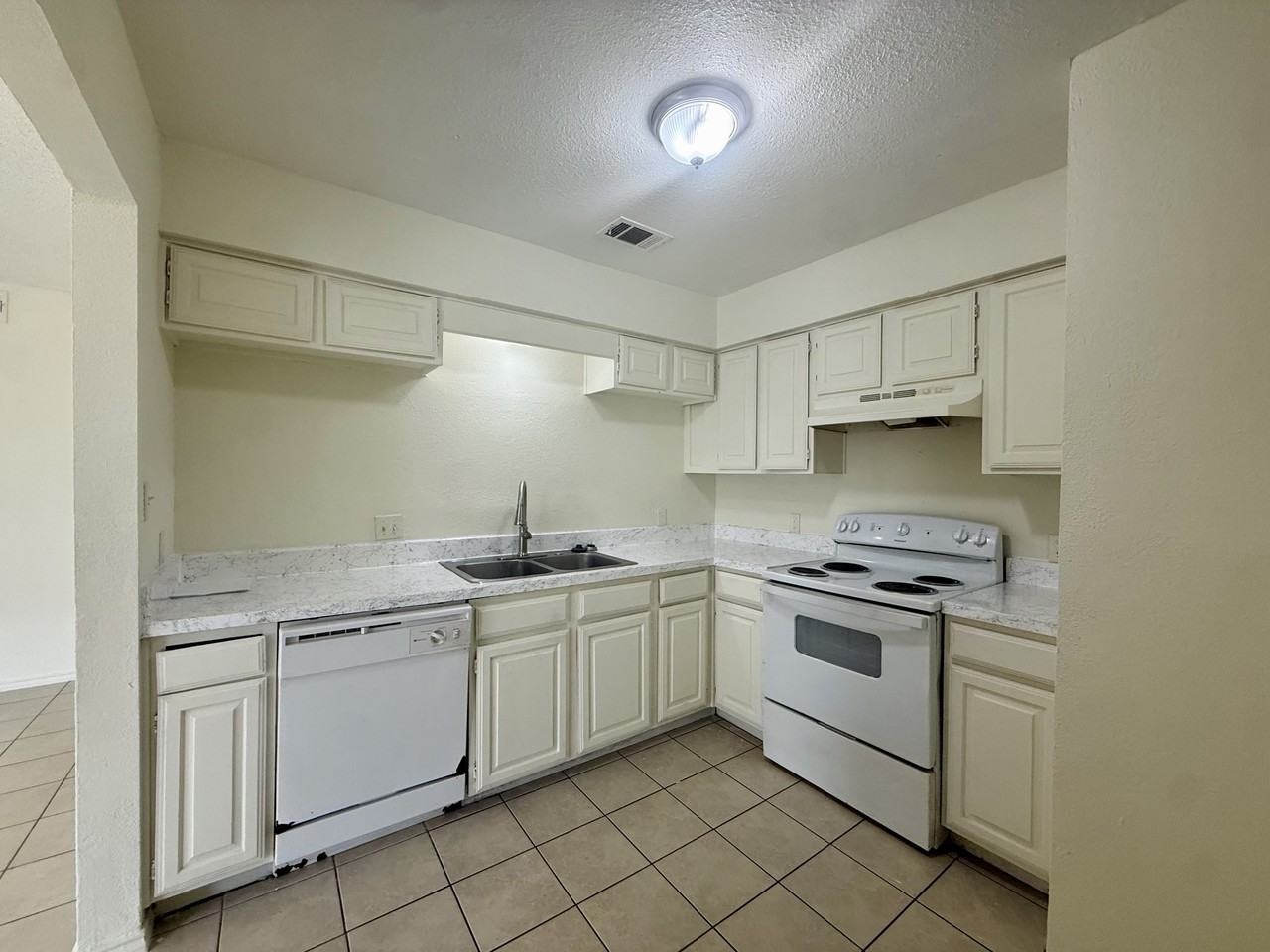 2057 W Walnut St #A - Photo 7 of 13