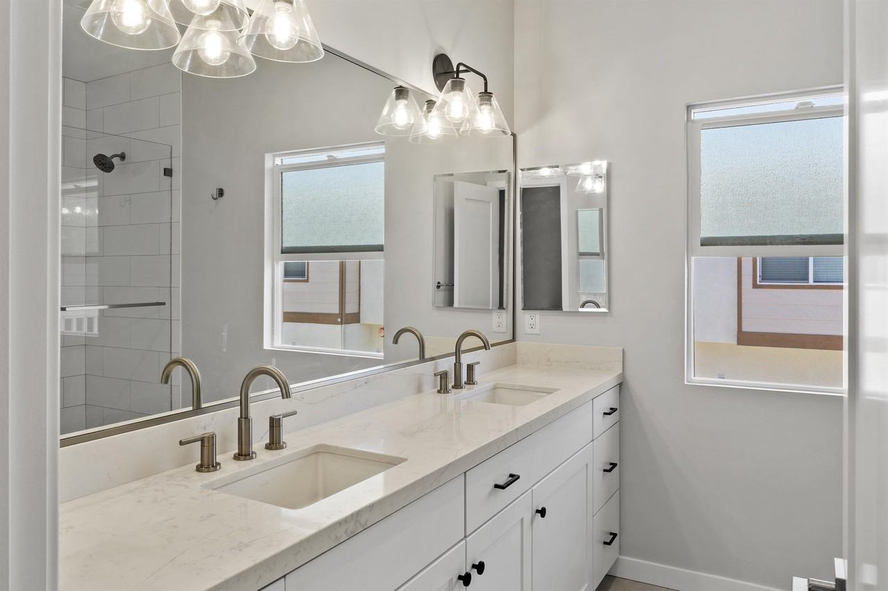 1345 Holly Ave #7 - Photo 2 of 31