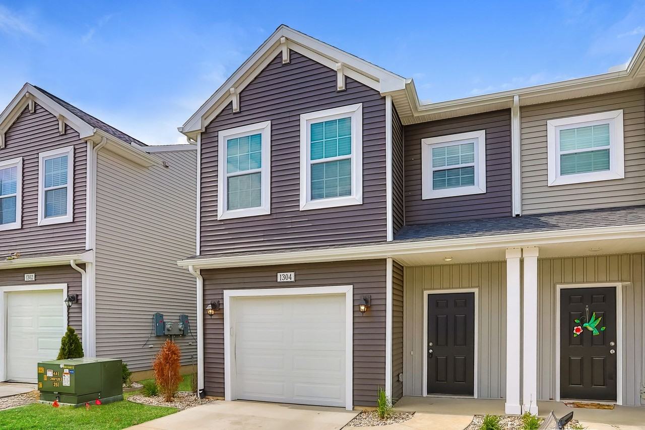 1304 Timber Hollow Ct - Photo 2 of 31
