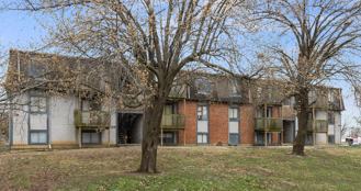Hampton Court Apartments - Photo 1 of 1