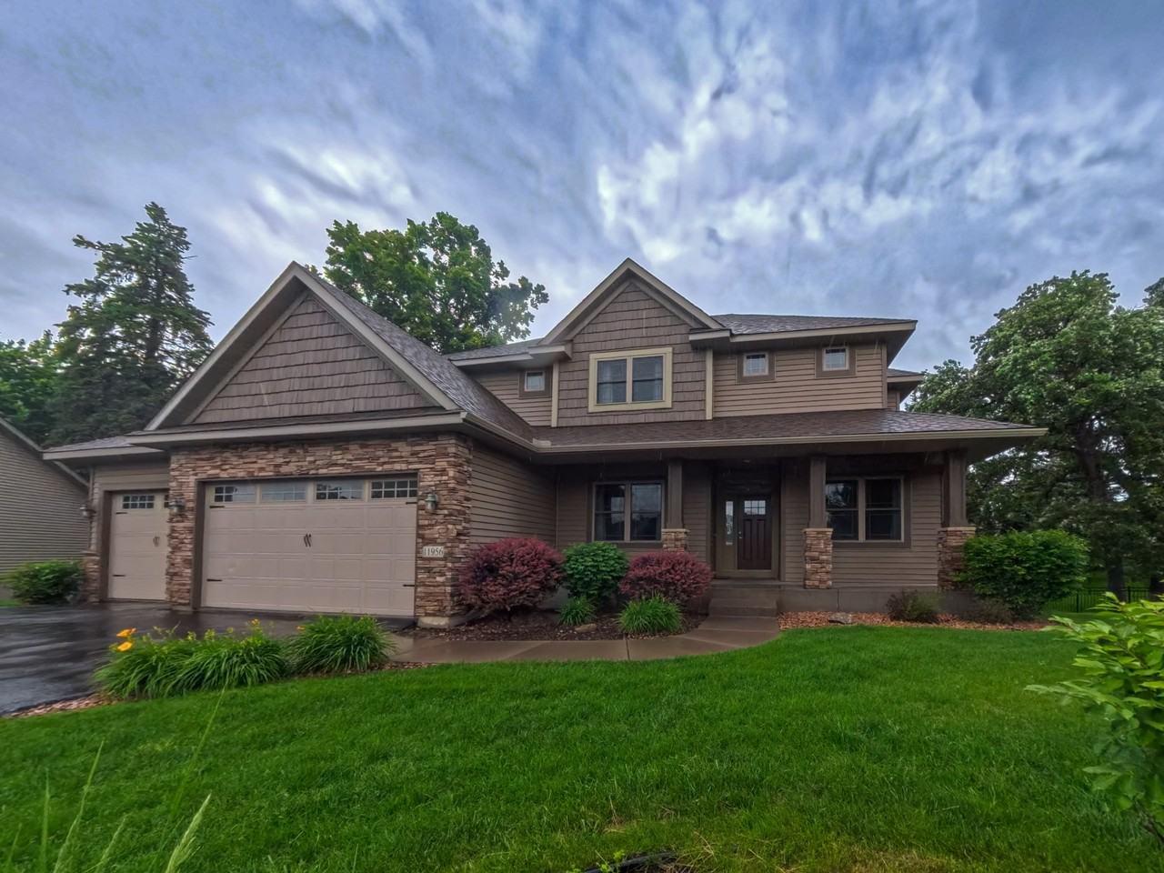 11956 Castle Rock Ct N #1 - Photo 2 of 50