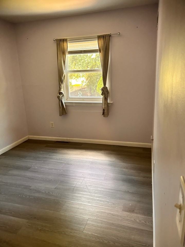 162 Spruance Rd #1 - Photo 7 of 10