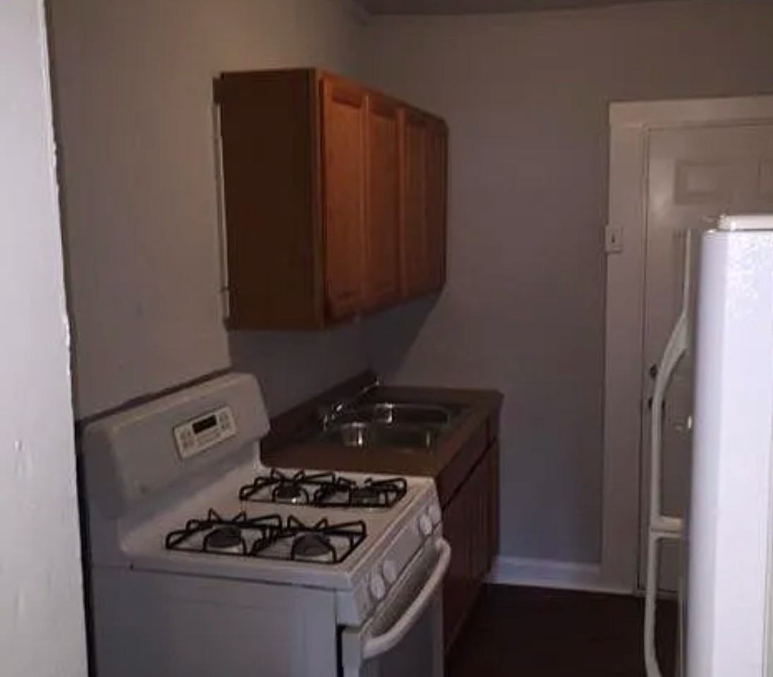 1143 Cambridge Ave #1 - Photo 2 of 4