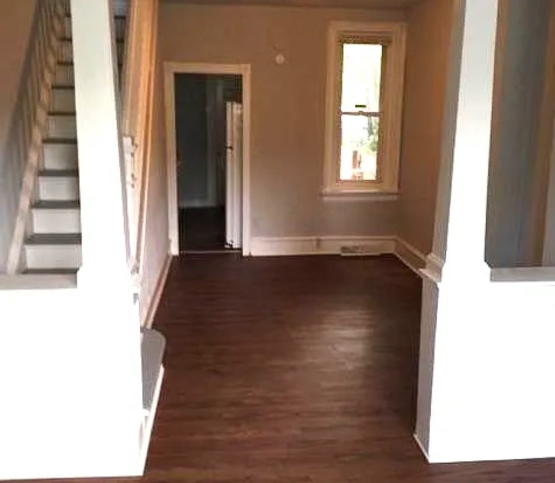 1143 Cambridge Ave #1 - Photo 4 of 4