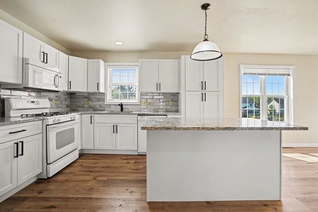 65 Meade Dr #1 - Photo 6 of 15