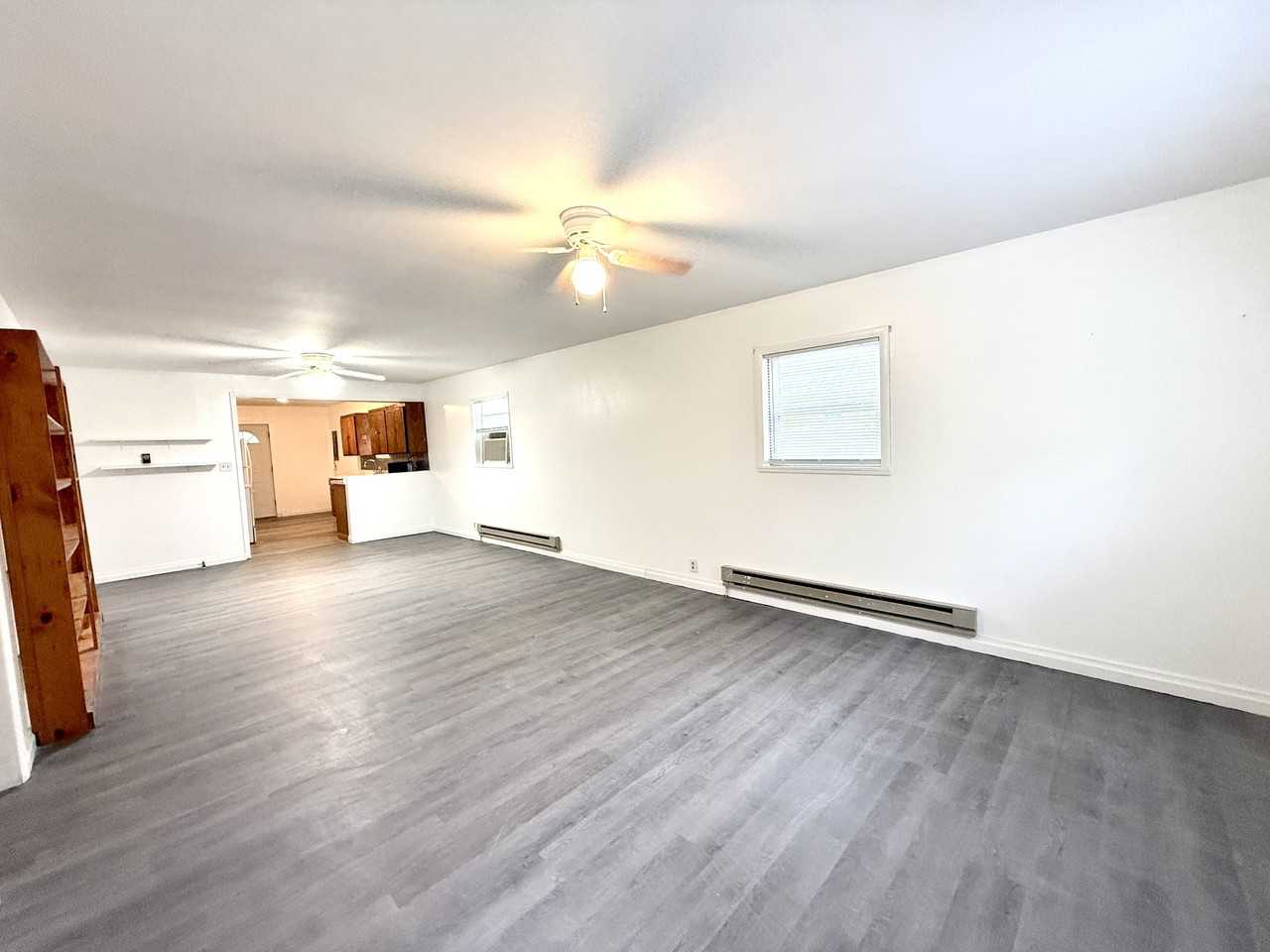 329 E St Ne #1 - Photo 6 of 22