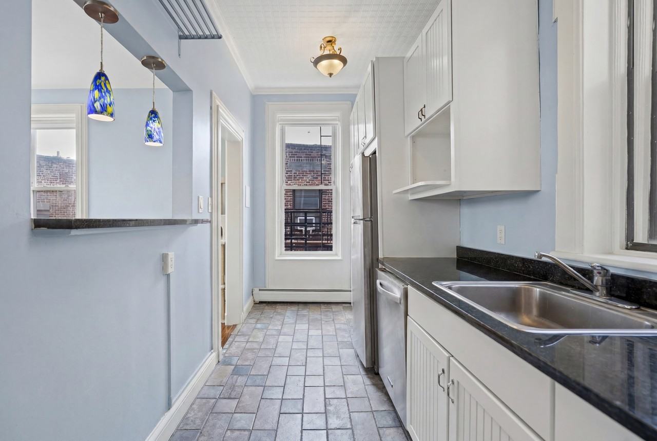 200 Hudson Street - 4RUnit 4R #4R - Photo 7 of 9