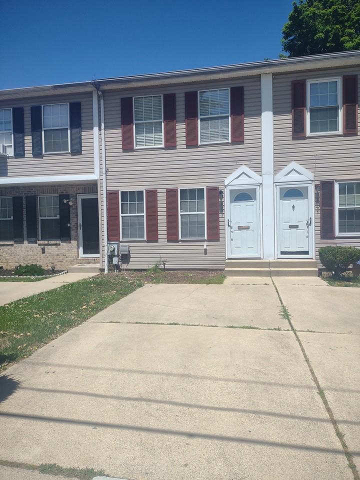 3003 N Tatnall St - Photo 2 of 10