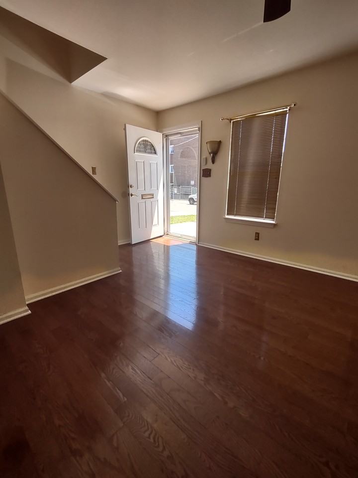 3003 N Tatnall St - Photo 3 of 10