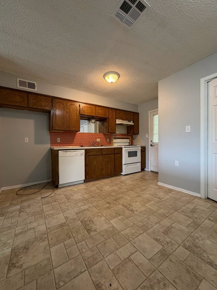 2204 Shenandoah Dr #1 - Photo 2 of 11
