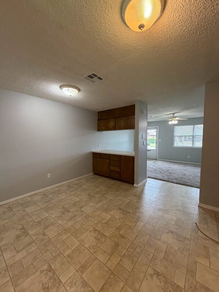 2204 Shenandoah Dr #1 - Photo 4 of 11