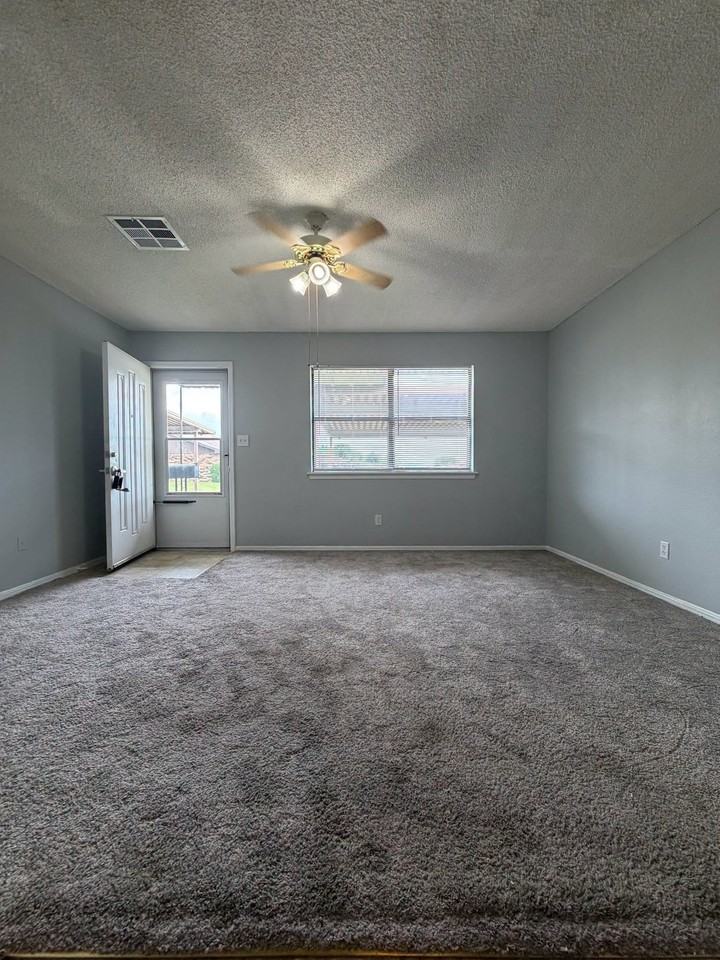 2204 Shenandoah Dr #1 - Photo 5 of 11