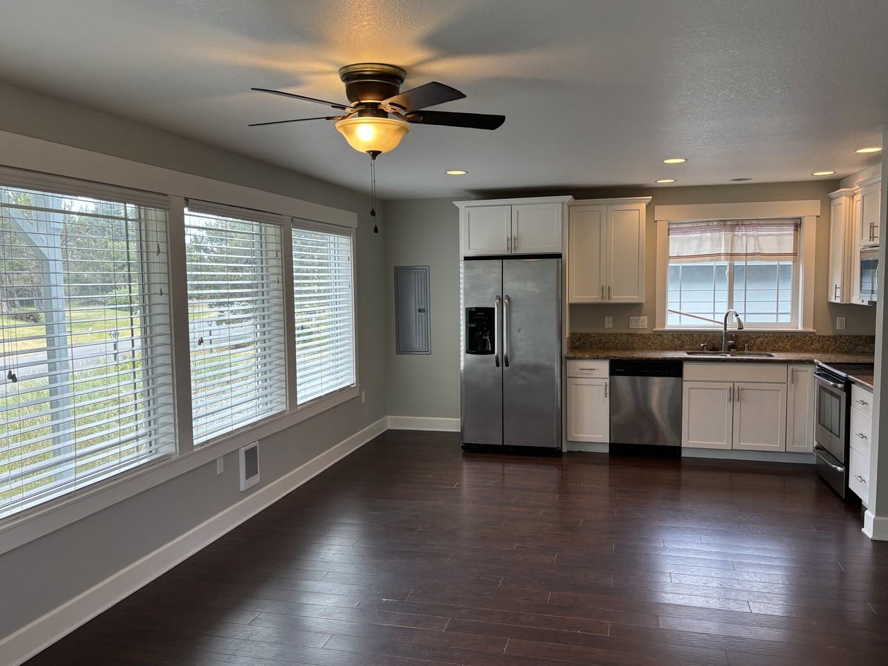 905 Pacific Surf Ave Sw #1 - Photo 2 of 40