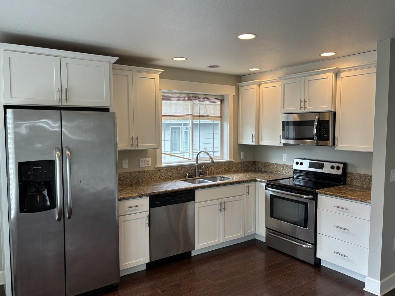 905 Pacific Surf Ave Sw #1 - Photo 5 of 40