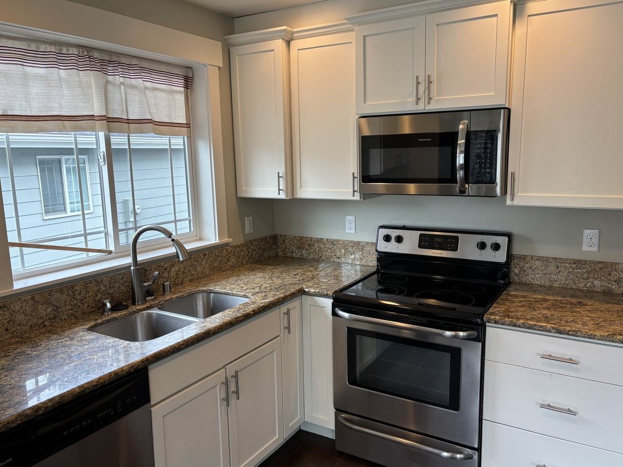 905 Pacific Surf Ave Sw #1 - Photo 6 of 40