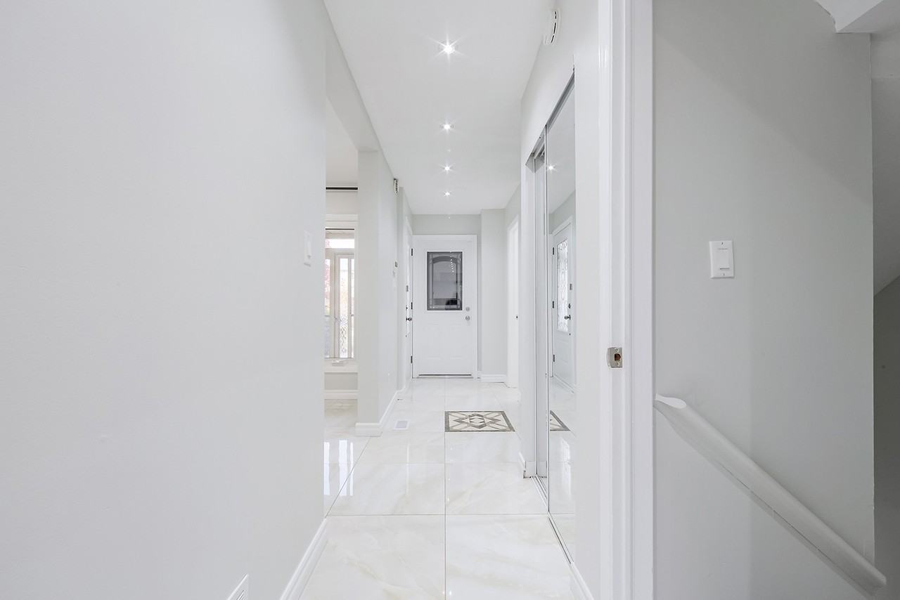 26 Granada Cres #FH - Photo 6 of 39