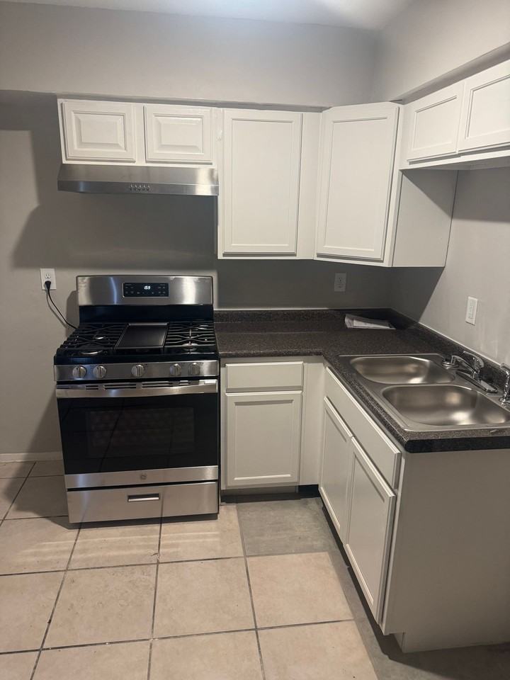 Imogene Apartments - Photo 6 of 24