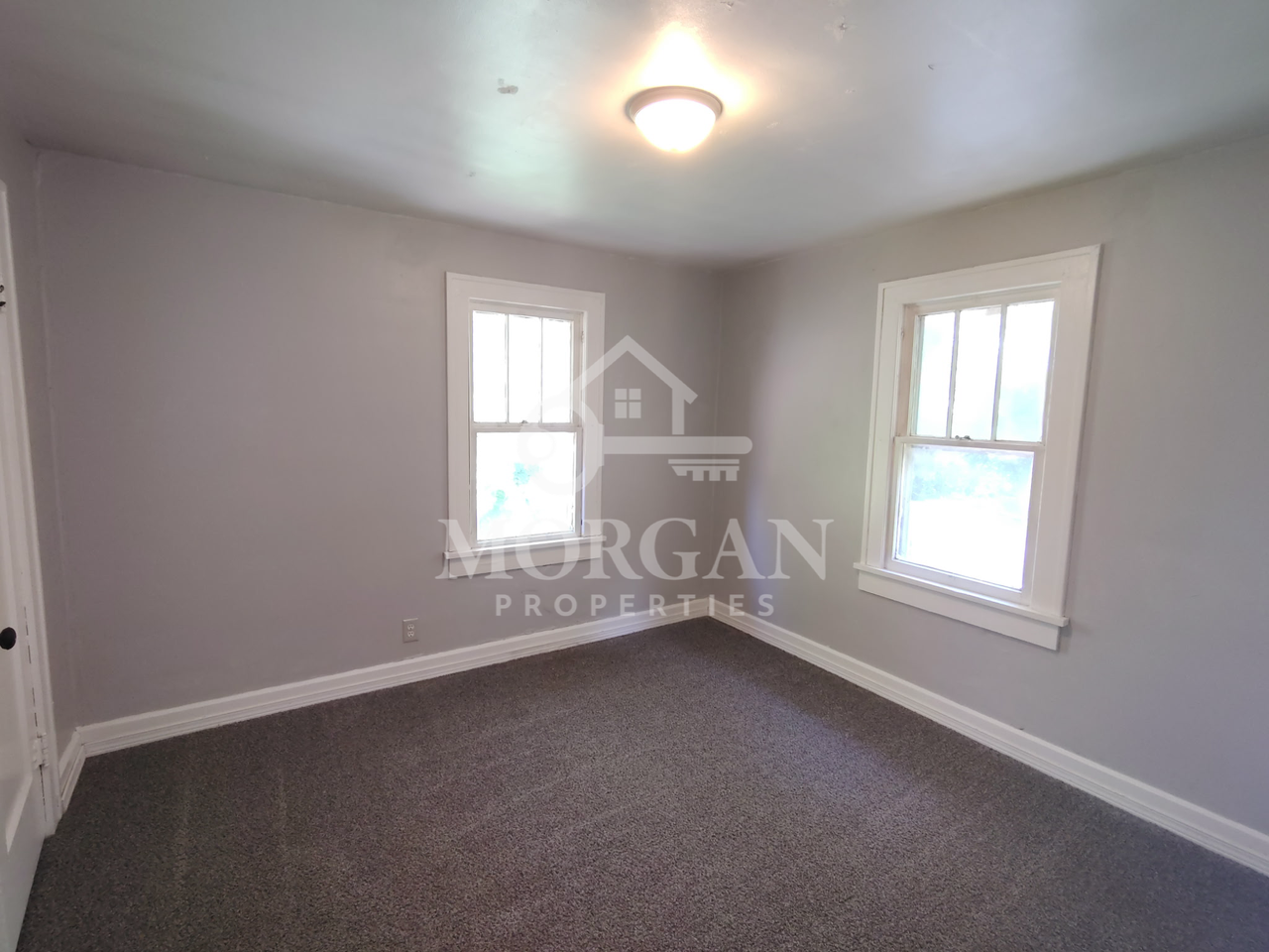 1636 W 10th St - Photo 7 of 8