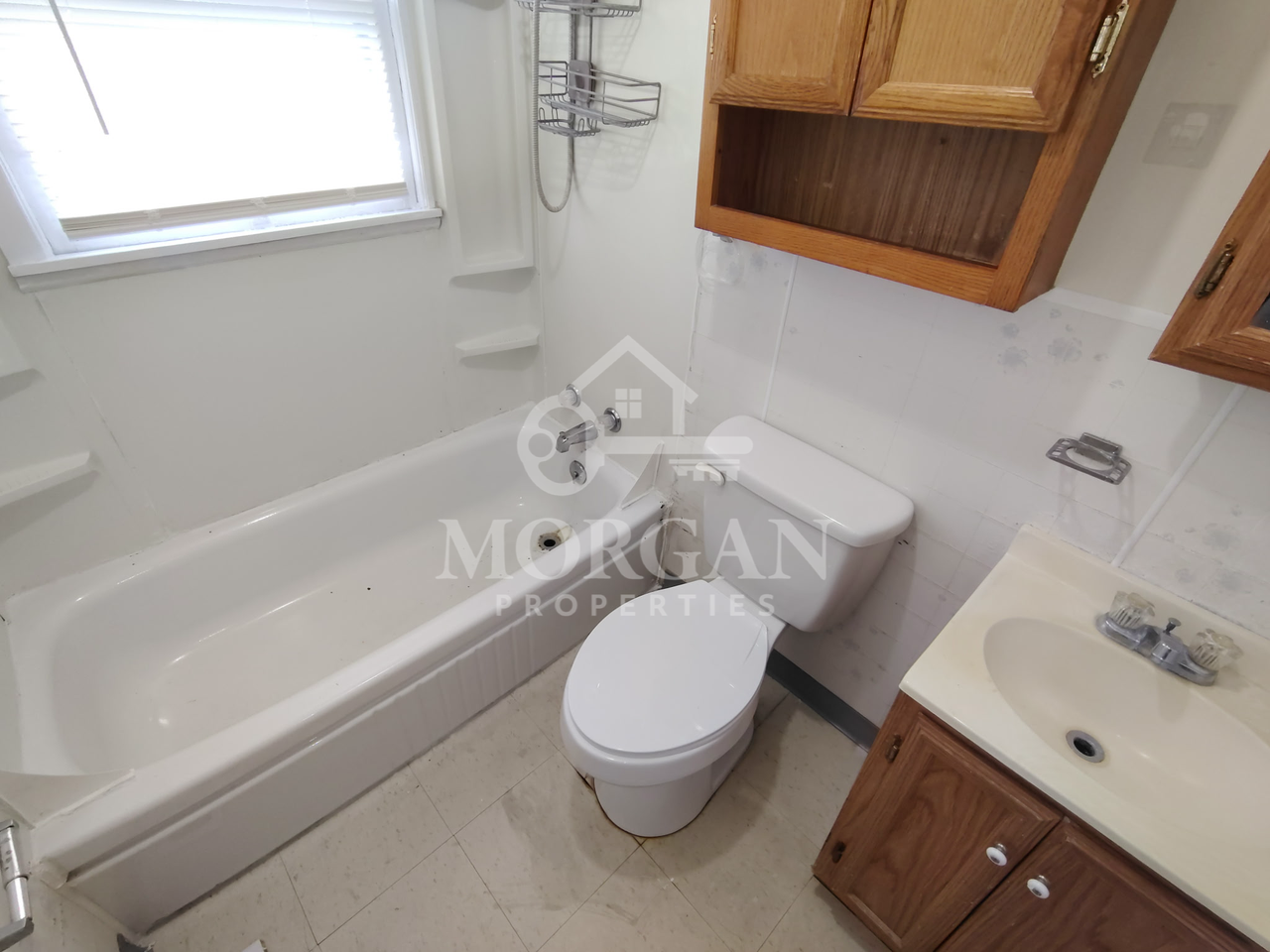 1326 1/2 E 35th St - Photo 4 of 6