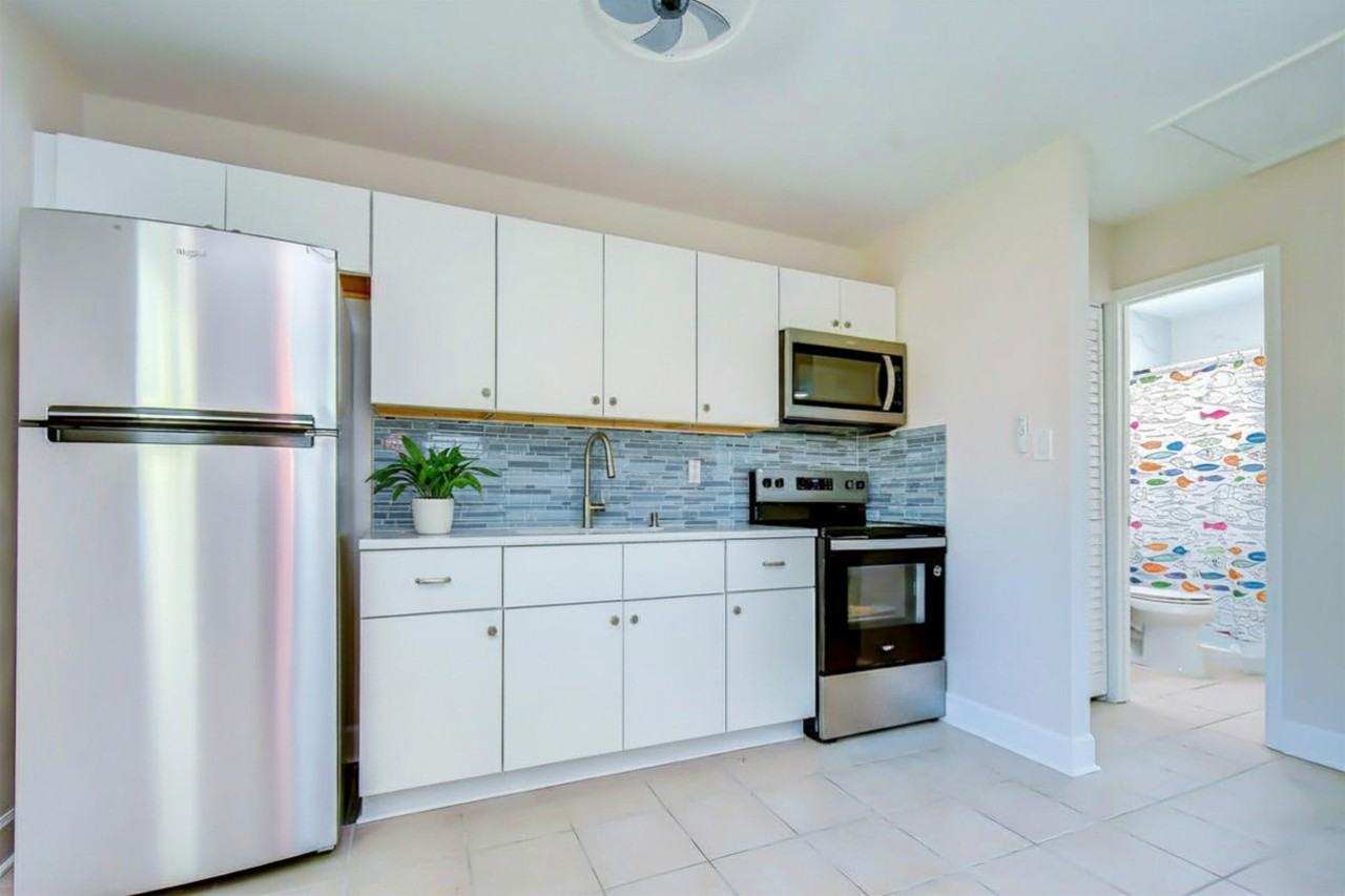190 73rd Ave #B - Photo 7 of 14