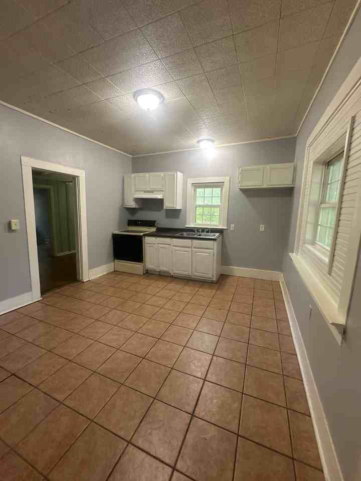 500 W Ripley Ave #1 - Photo 2 of 15