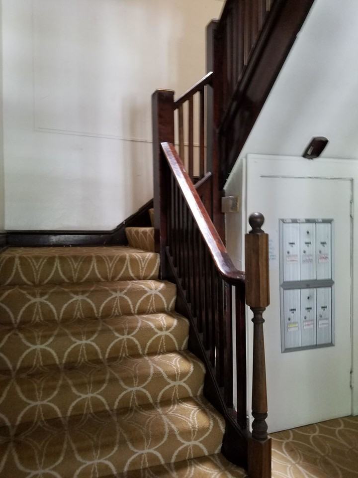2528 N. Maryland Ave. (The Versailles) - Photo 4 of 44