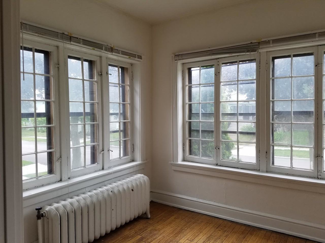 2528 N. Maryland Ave. (The Versailles) - Photo 7 of 44