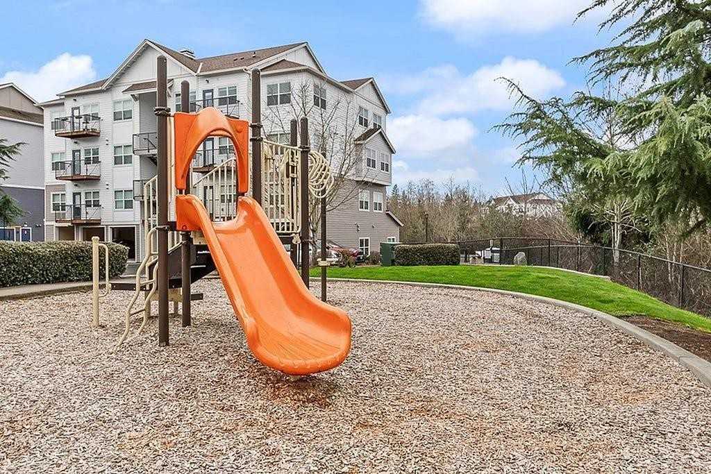 1563 Sw 172nd Ter - Photo 4 of 49