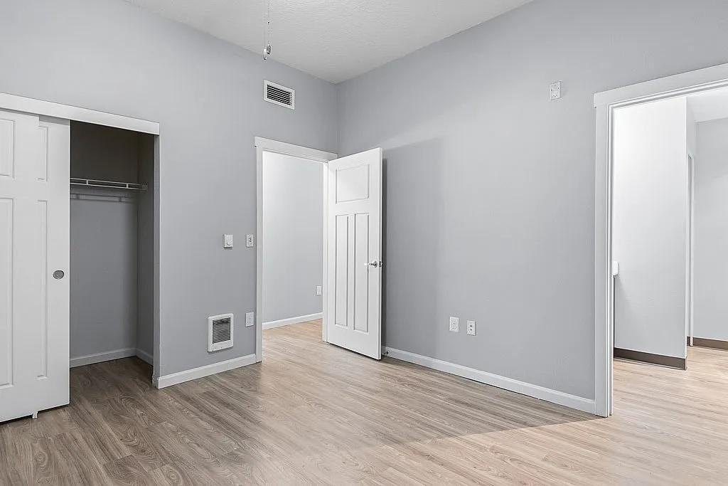 1563 Sw 172nd Ter - Photo 5 of 49