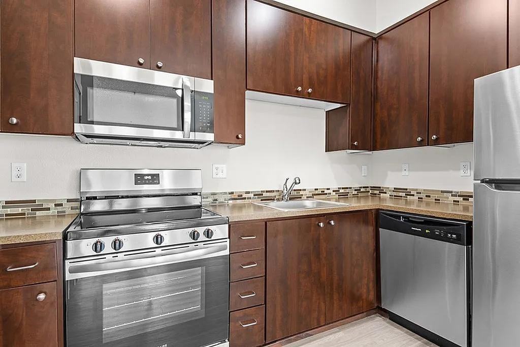 1563 Sw 172nd Ter - Photo 7 of 49