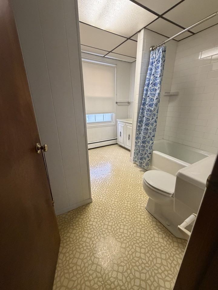 3065 Edgemont St #1 - Photo 5 of 9