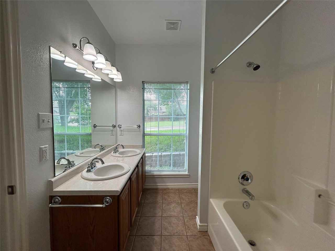 919 Cedar Ridge Dr #919 - Photo 6 of 9