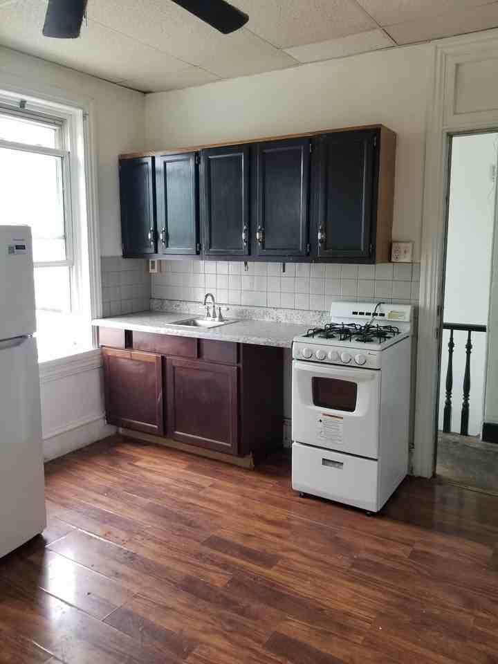 336 N 6th st3 #3 - Photo 7 of 10