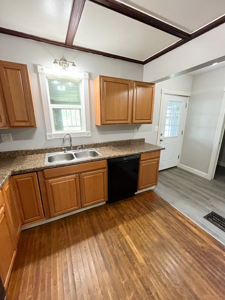 1011 Bronson St #1011 - Photo 2 of 16