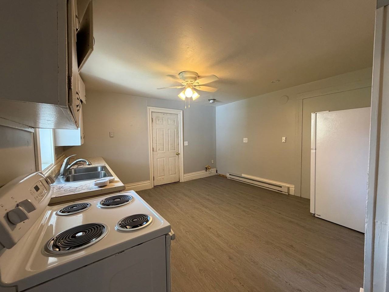 317 Fillmore St - Photo 2 of 8