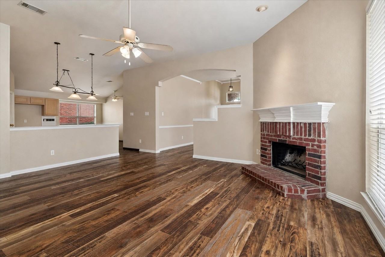 5001 Lake Crest Dr - Photo 7 of 17