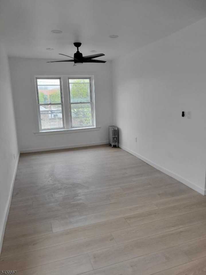 851 Madison Ave #3A - Photo 4 of 6